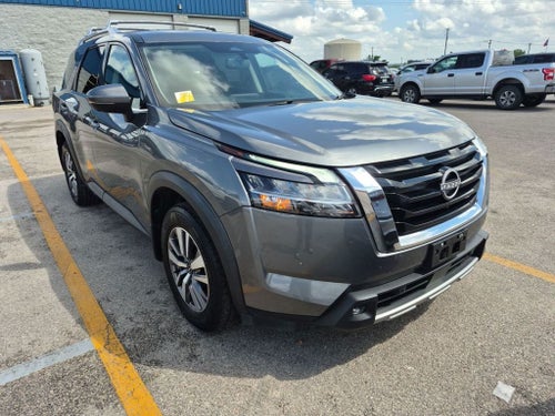 2022 Nissan Pathfinder SL