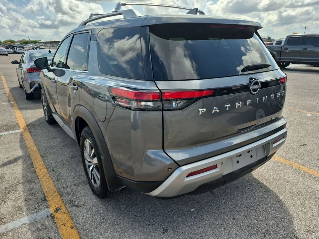 2022 Nissan Pathfinder SL