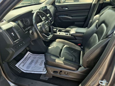 2022 Nissan Pathfinder SL
