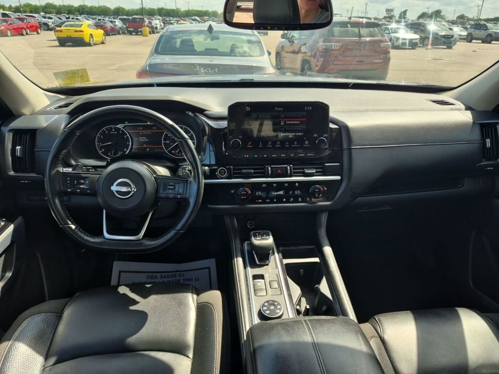 2022 Nissan Pathfinder SL