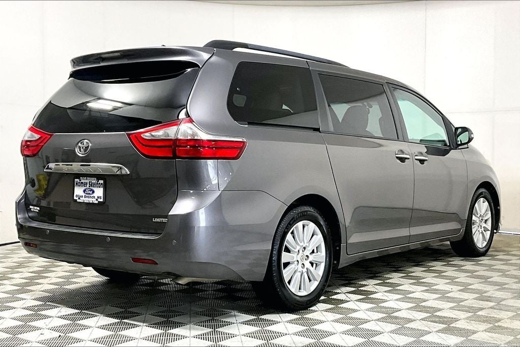 2017 Toyota Sienna Limited 7 Passenger