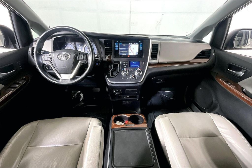2017 Toyota Sienna Limited 7 Passenger