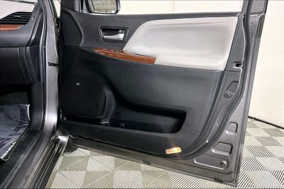 2017 Toyota Sienna Limited 7 Passenger