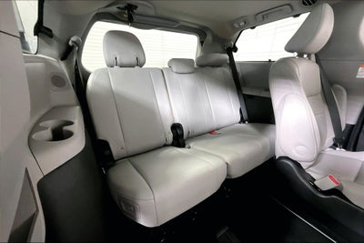 2017 Toyota Sienna Limited 7 Passenger