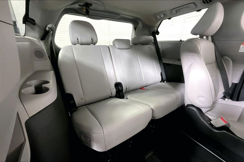 2017 Toyota Sienna Limited 7 Passenger