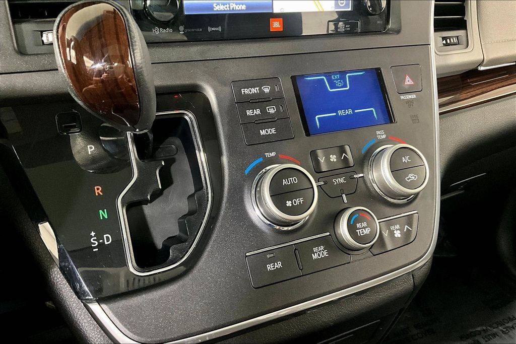 2017 Toyota Sienna Limited 7 Passenger