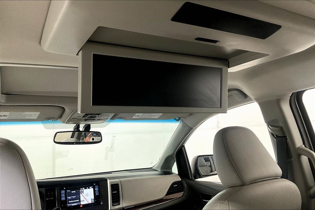 2017 Toyota Sienna Limited 7 Passenger