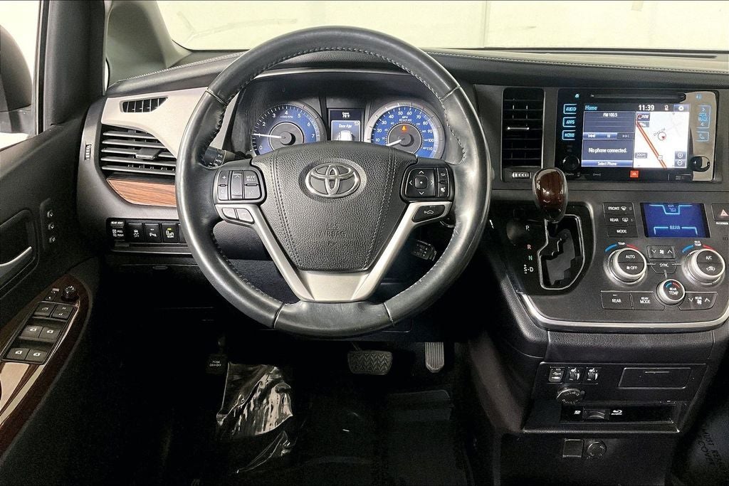 2017 Toyota Sienna Limited 7 Passenger