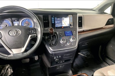 2017 Toyota Sienna Limited 7 Passenger