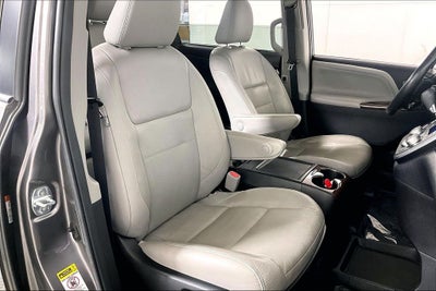 2017 Toyota Sienna Limited 7 Passenger
