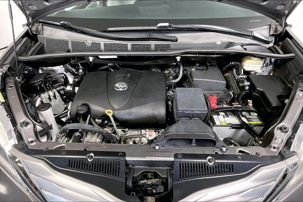 2017 Toyota Sienna Limited 7 Passenger