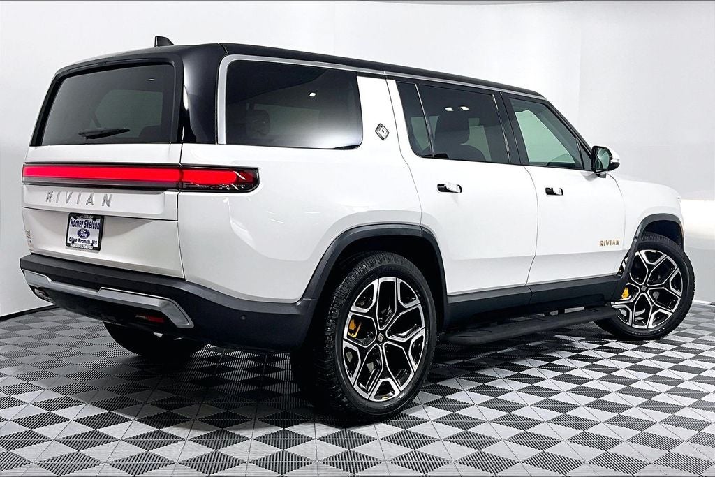 2023 Rivian R1S Adventure