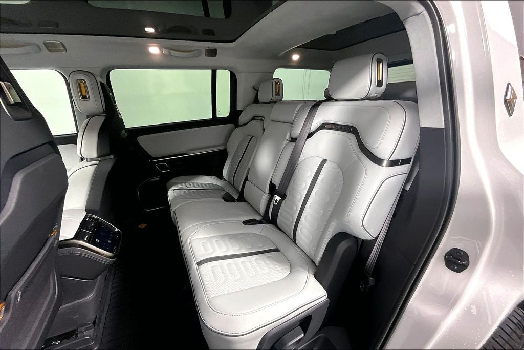 2023 Rivian R1S Adventure