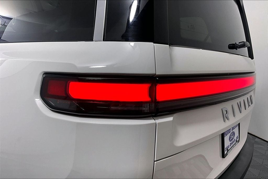 2023 Rivian R1S Adventure