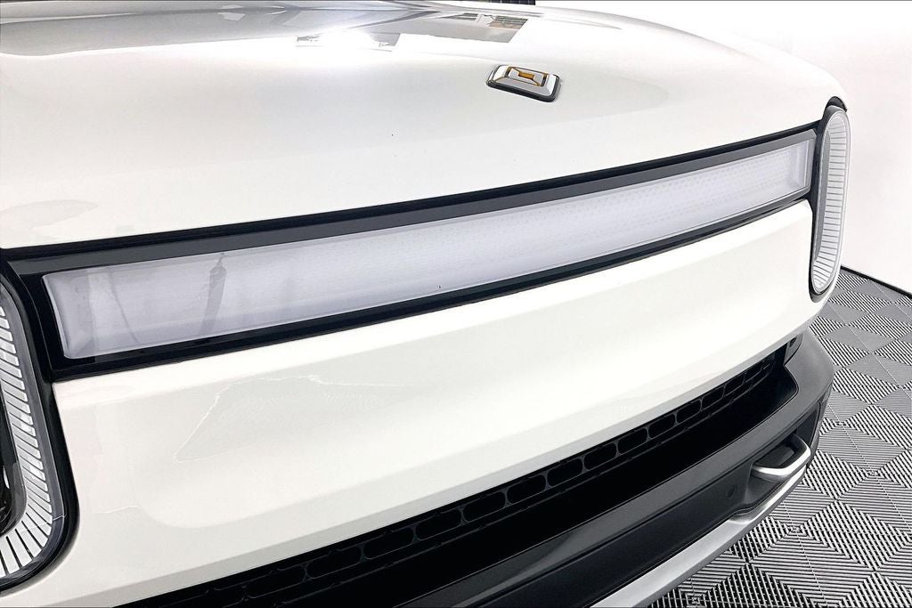 2023 Rivian R1S Adventure