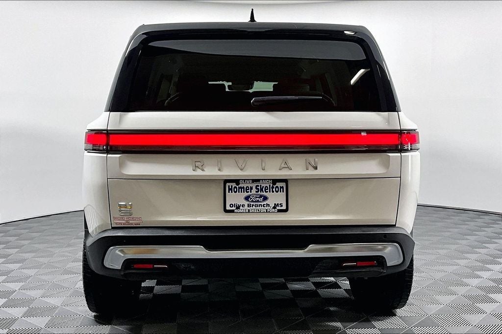 2023 Rivian R1S Adventure