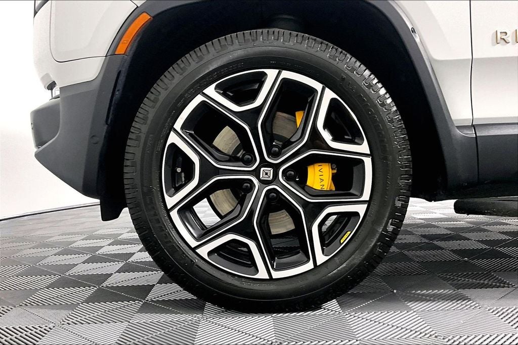2023 Rivian R1S Adventure