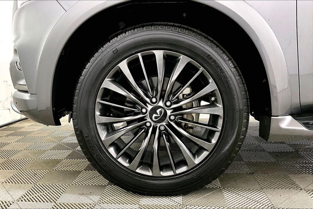 2021 INFINITI QX80 Premium Select