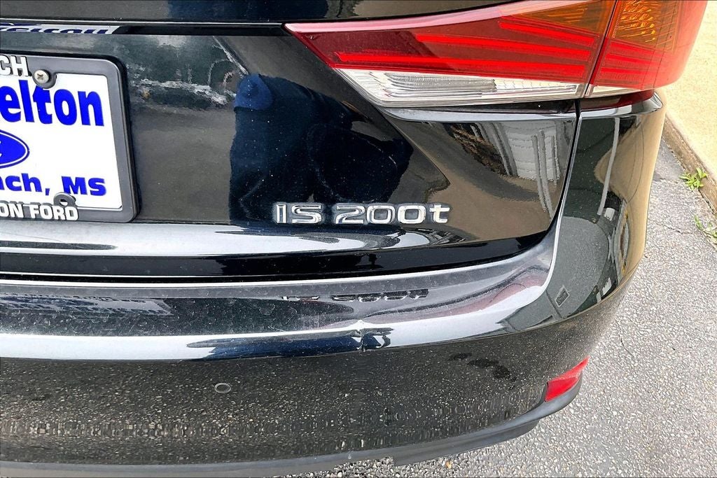2017 Lexus IS 200t