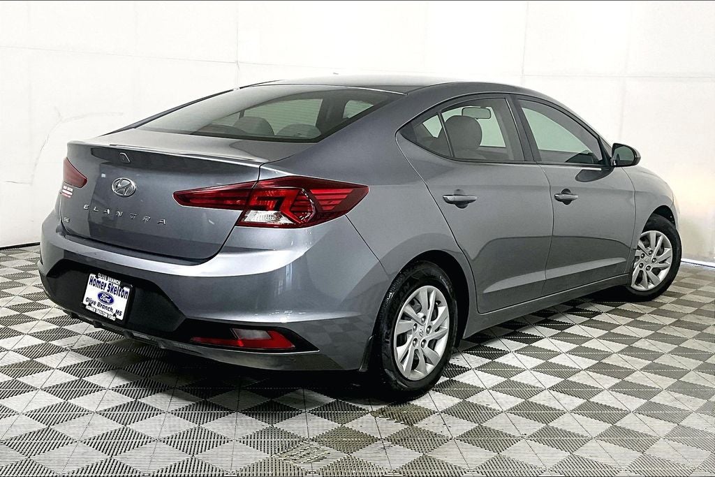 2019 Hyundai Elantra SE
