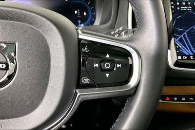 2024 Volvo XC90 B6 Plus Bright Theme