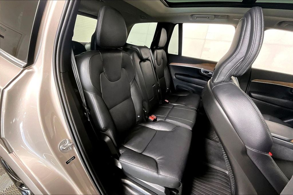 2024 Volvo XC90 B6 Plus Bright Theme