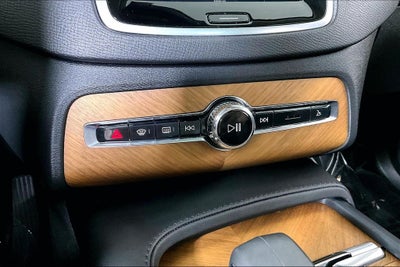 2024 Volvo XC90 B6 Plus Bright Theme