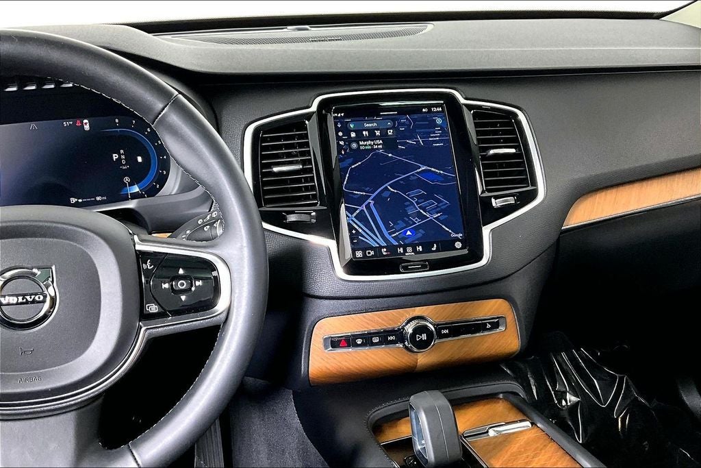 2024 Volvo XC90 B6 Plus Bright Theme