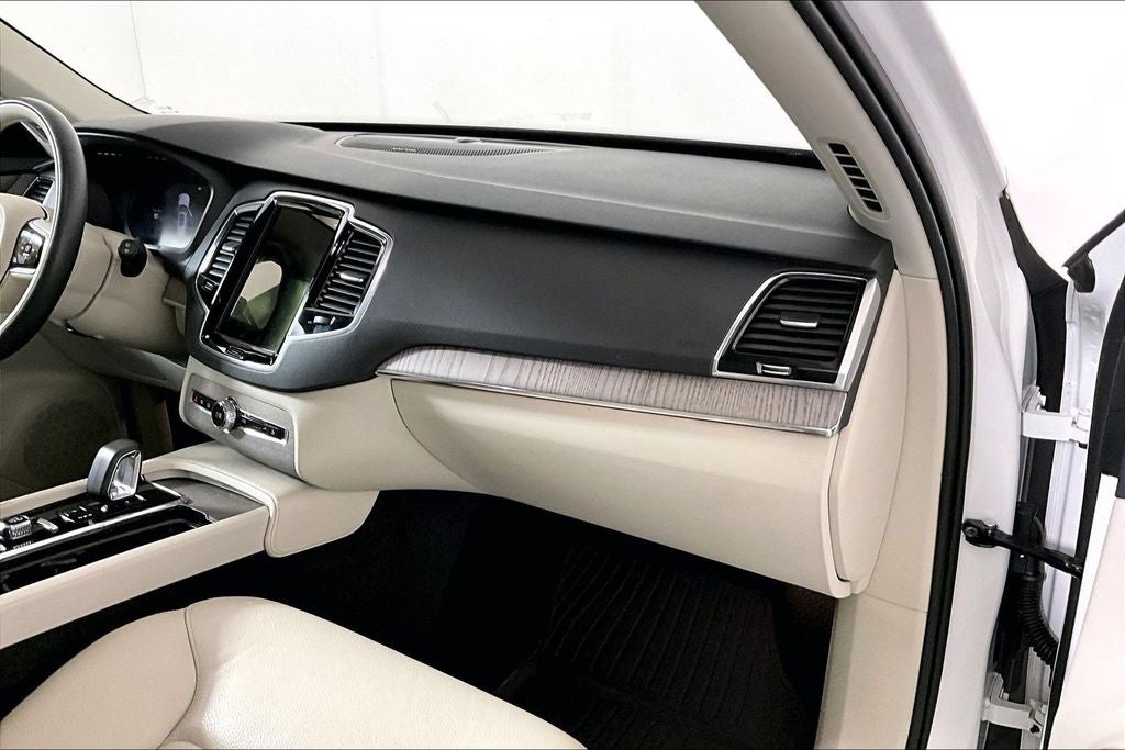 2024 Volvo XC90 B6 Plus Bright Theme