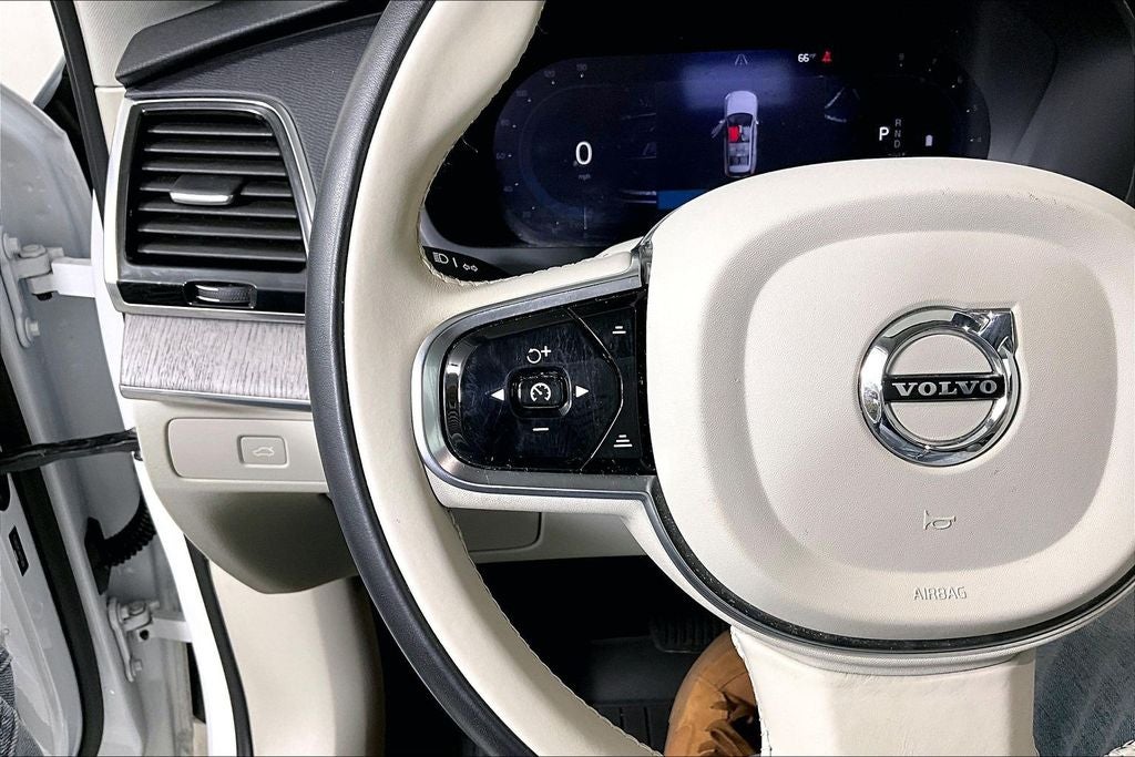 2024 Volvo XC90 B6 Plus Bright Theme