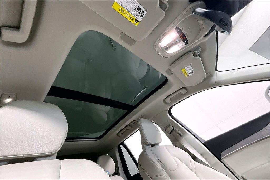 2024 Volvo XC90 B6 Plus Bright Theme