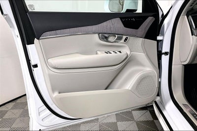 2024 Volvo XC90 B6 Plus Bright Theme
