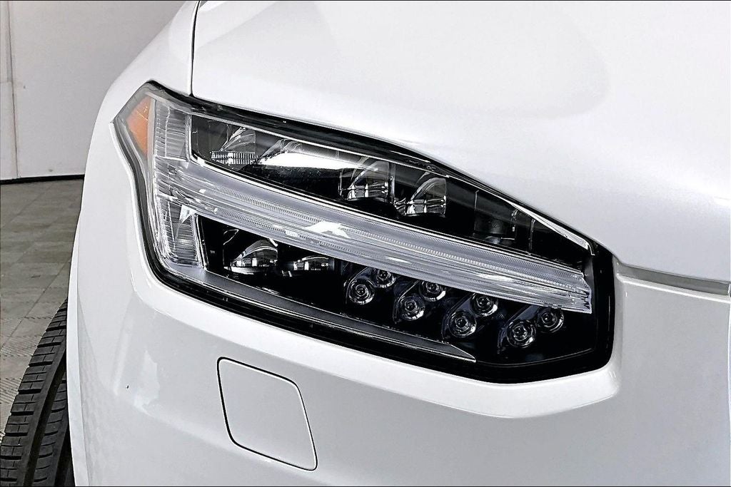 2024 Volvo XC90 B6 Plus Bright Theme