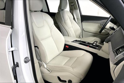 2024 Volvo XC90 B6 Plus Bright Theme