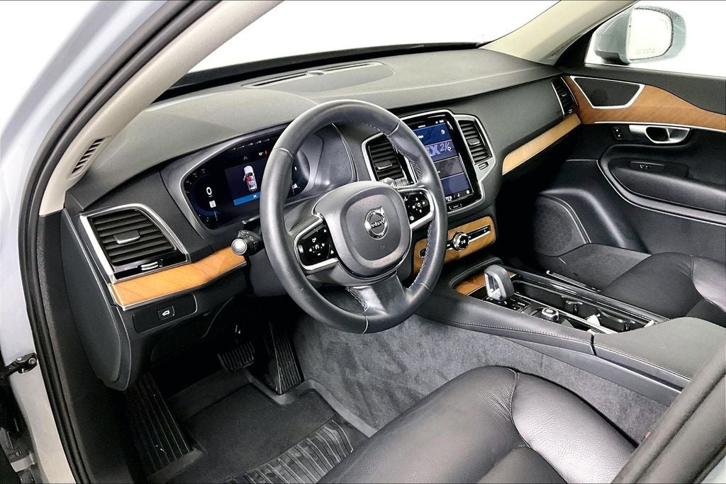 2024 Volvo XC90 B6 Plus Bright Theme