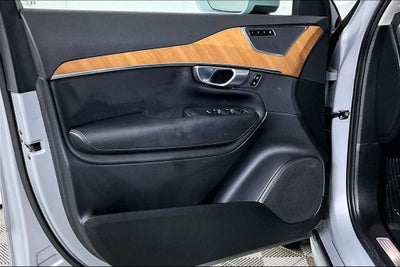 2024 Volvo XC90 B6 Plus Bright Theme