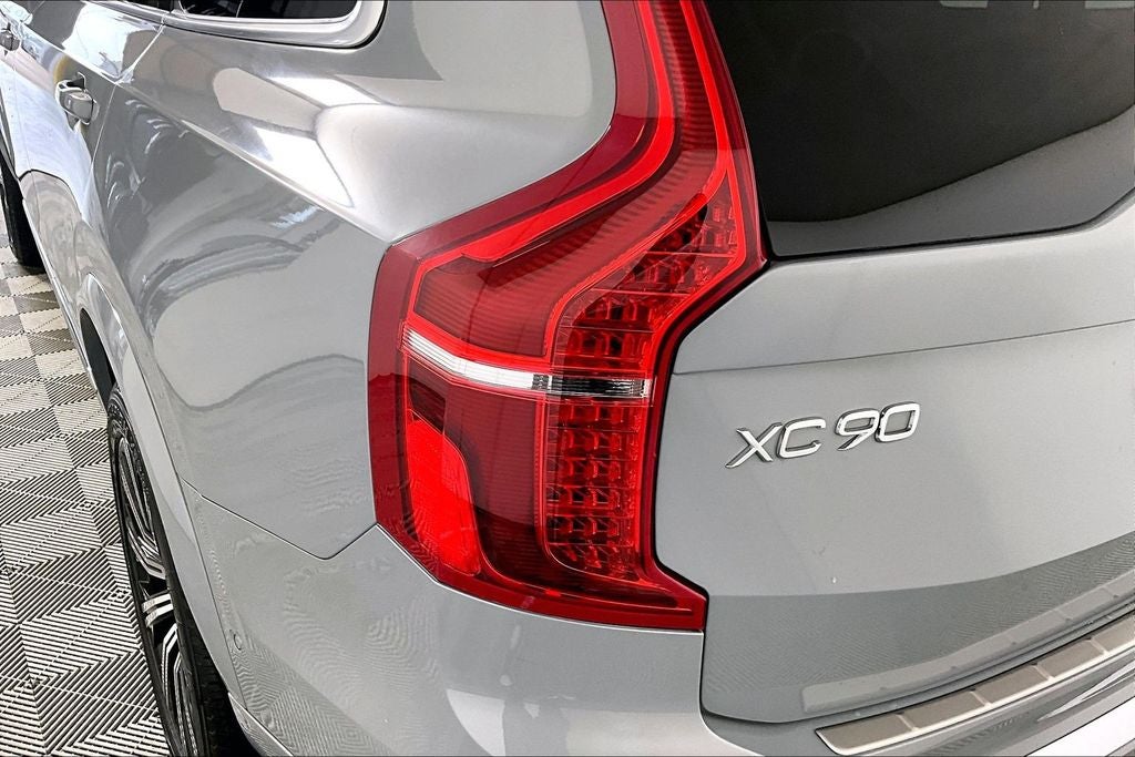 2024 Volvo XC90 B6 Plus Bright Theme