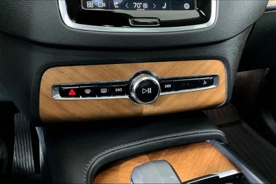 2024 Volvo XC90 B6 Plus Bright Theme
