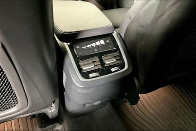 2024 Volvo XC90 B6 Plus Bright Theme