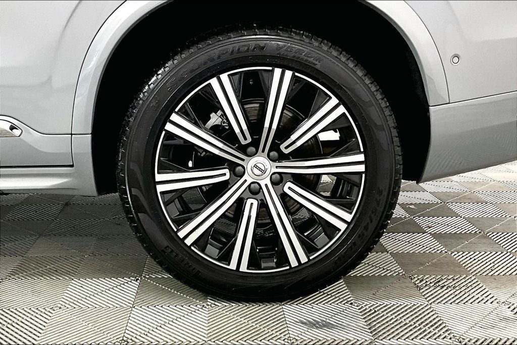2024 Volvo XC90 B6 Plus Bright Theme