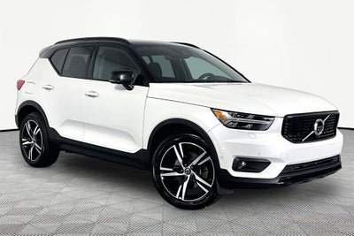 2022 Volvo XC40 R-Design
