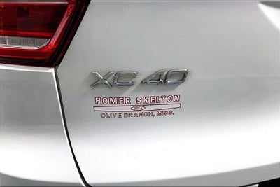 2022 Volvo XC40 R-Design