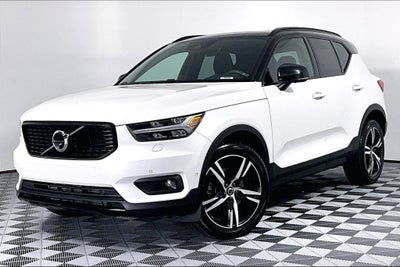 2022 Volvo XC40 R-Design