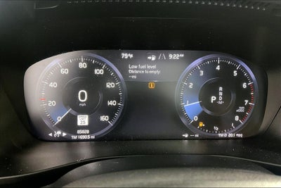2022 Volvo XC40 R-Design