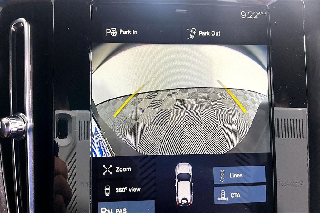2022 Volvo XC40 R-Design