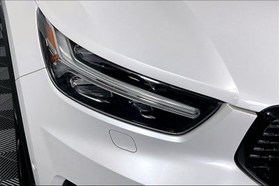 2022 Volvo XC40 R-Design