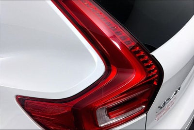 2022 Volvo XC40 R-Design