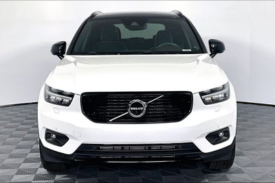2022 Volvo XC40 R-Design