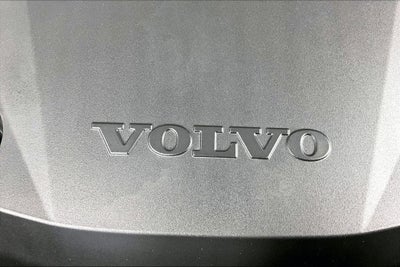 2022 Volvo XC40 R-Design