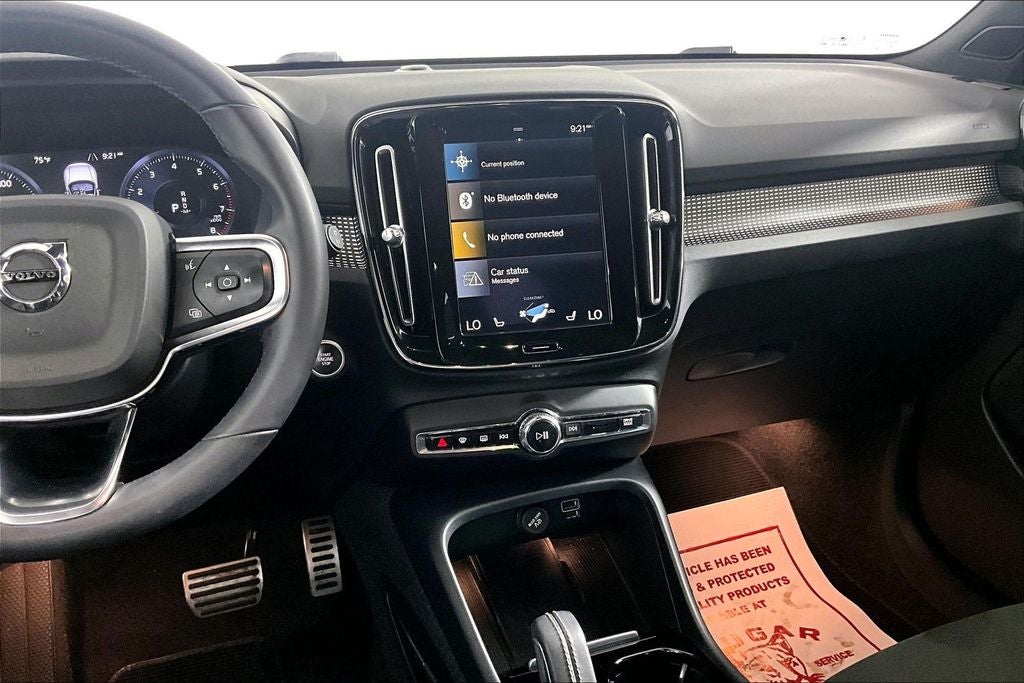 2022 Volvo XC40 R-Design